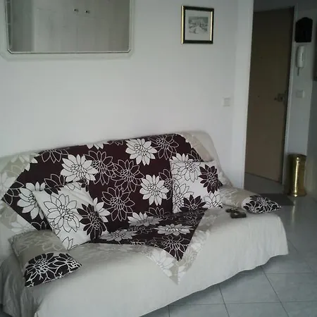 - St Leonard Apartment *